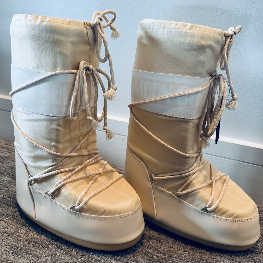 Moon Boot - Picture 3 of 5